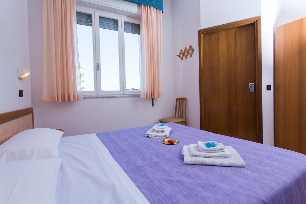 Hotel Majorca Cesenatico Extérieur photo