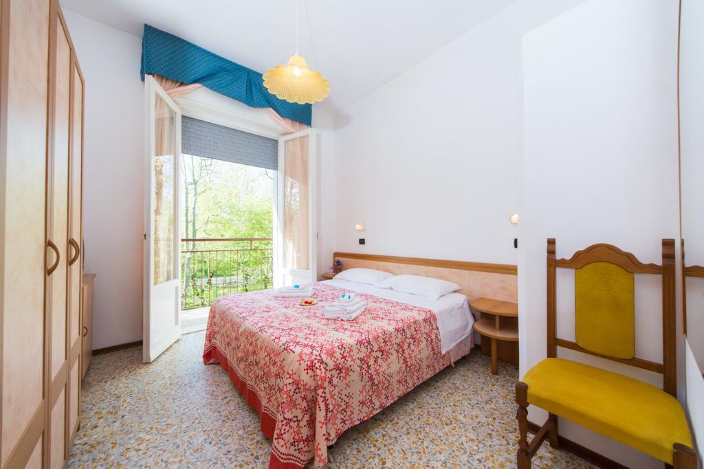 Hotel Majorca Cesenatico Extérieur photo