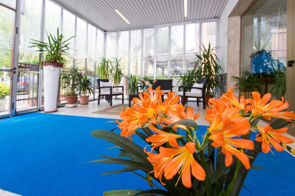 Hotel Majorca Cesenatico Extérieur photo