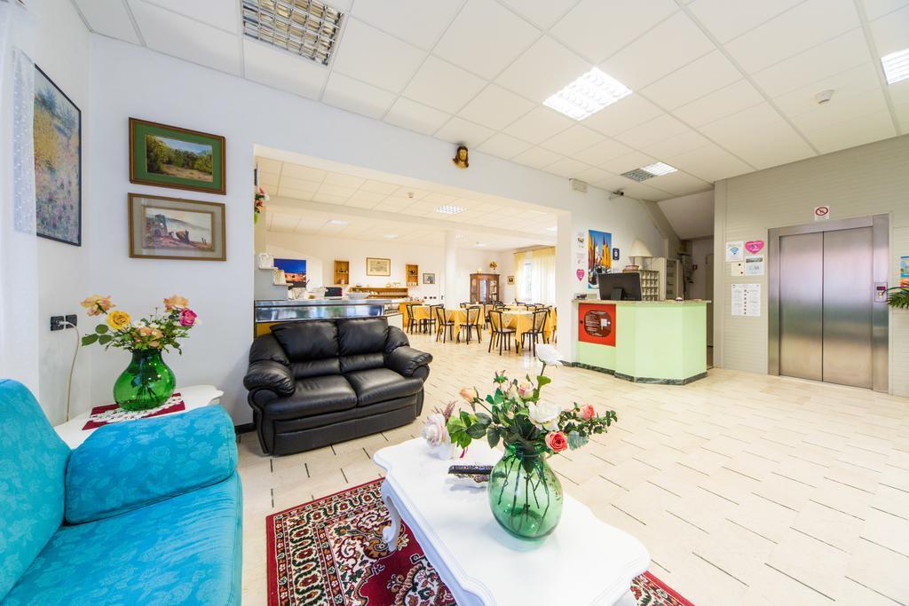 Hotel Majorca Cesenatico Extérieur photo