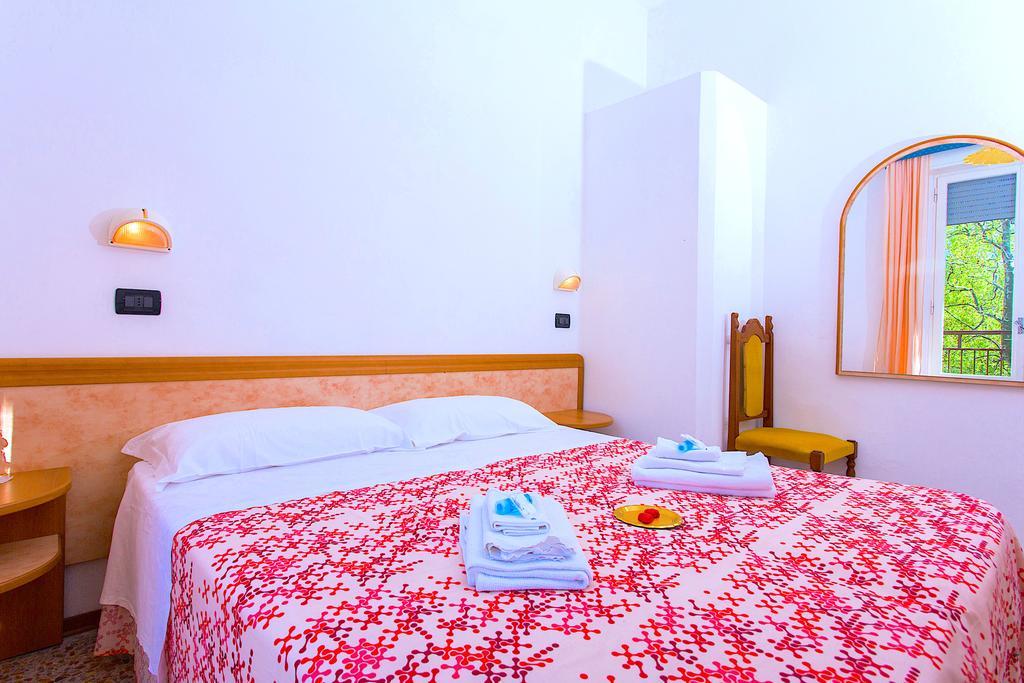 Hotel Majorca Cesenatico Extérieur photo