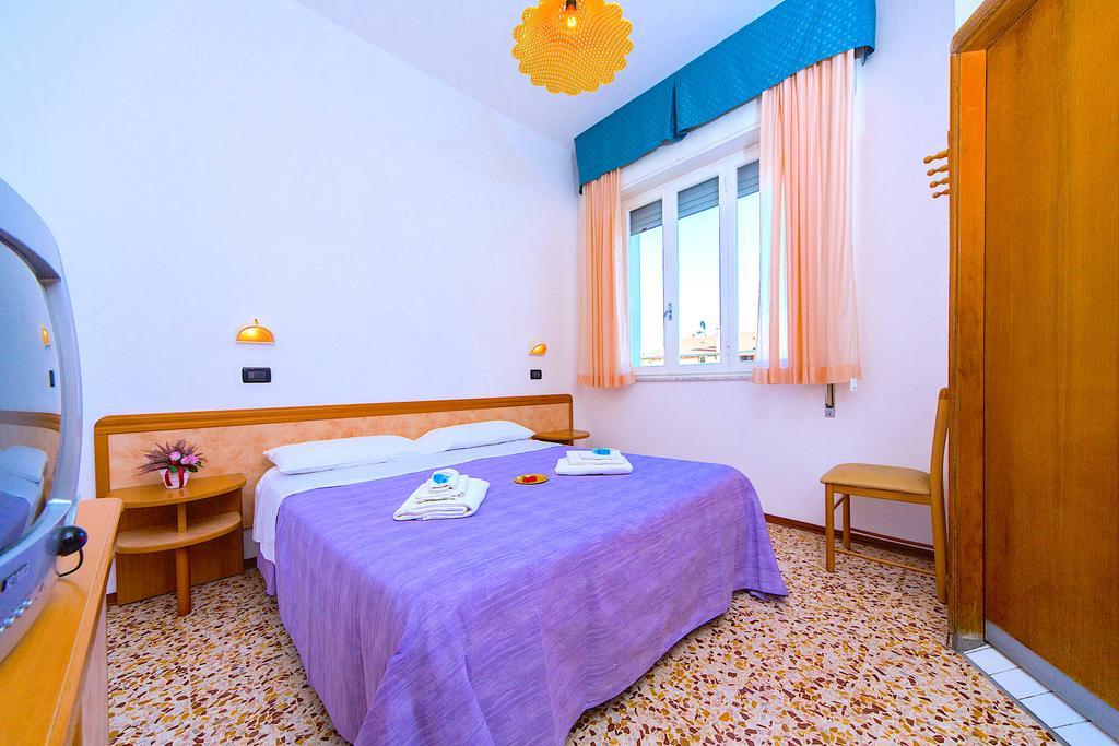 Hotel Majorca Cesenatico Extérieur photo
