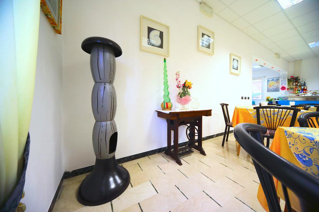 Hotel Majorca Cesenatico Extérieur photo